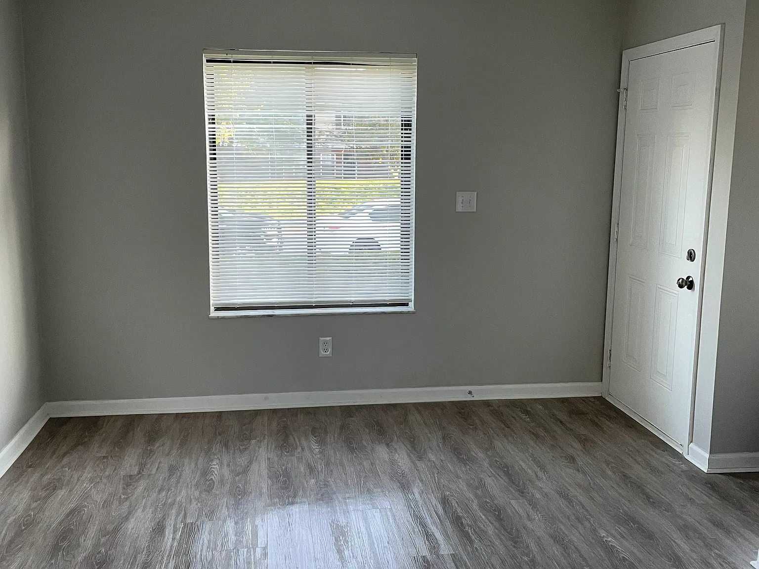 2 bed, 968 sqft, $1,400 — Photo 2