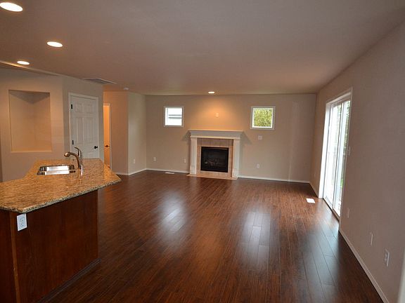 5th image of 8320 15th Avenue Ct E