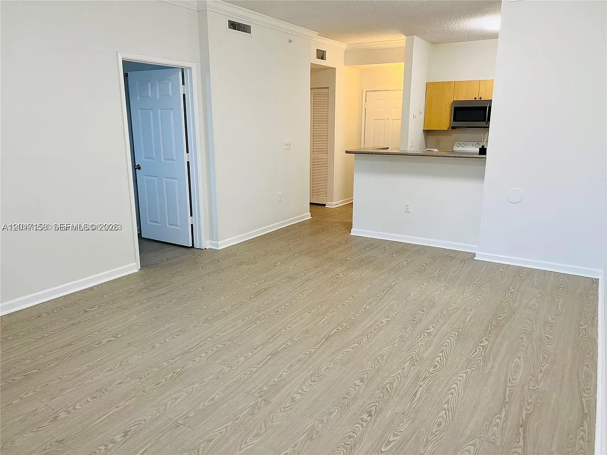 Building Photo - 1900 Van Buren St #111B