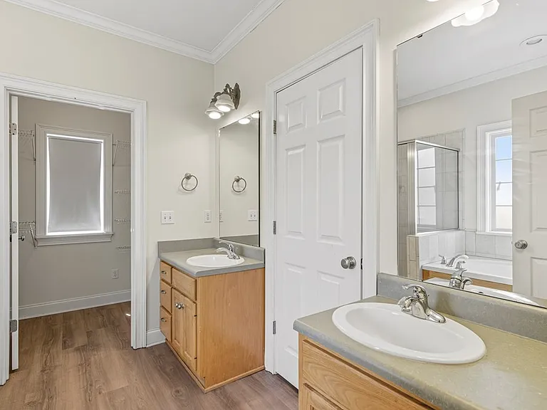 100 Carrington Cir — Photo 18
