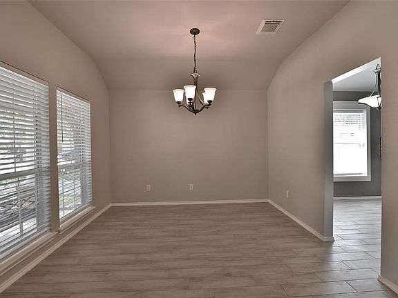 5th image of 3707 Pelican Lake Dr