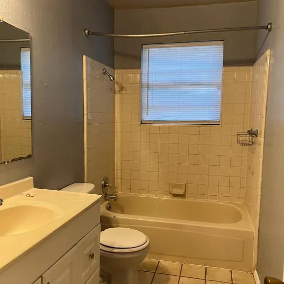 843 NW 58th St — Photo 11