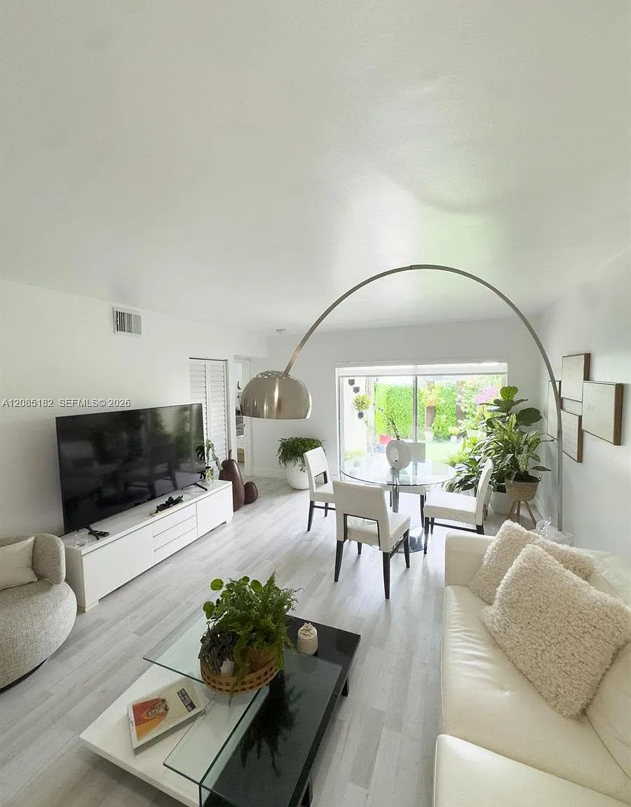 Villa Real Condo No 6 — Photo 1
