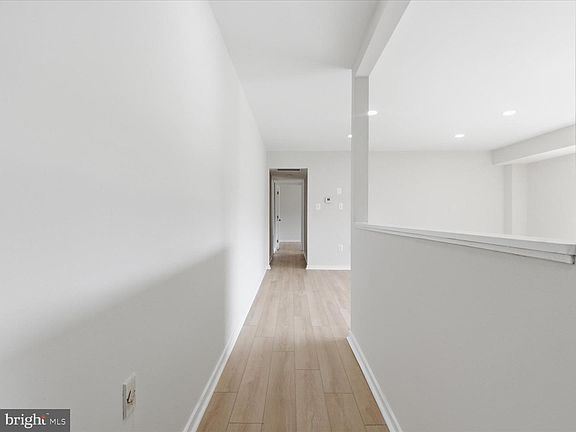 4th image of 3200 S 28th St APT 202