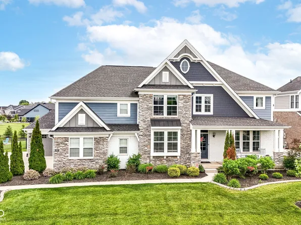 4825 Aberdeen Dr, Zionsville, IN 46077