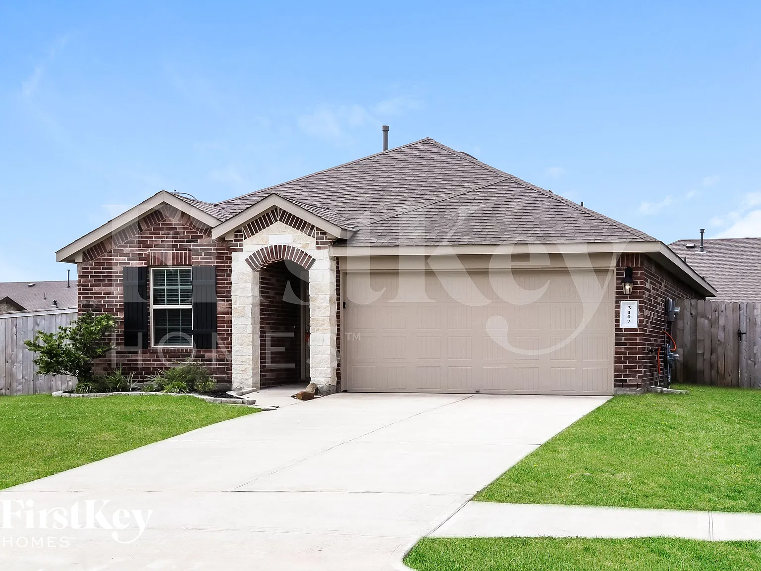 3 bed, 2.0 bath, 1531 sqft, $2,105 — Photo 2