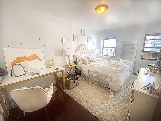 5th image of 252 W 14th St APT 5