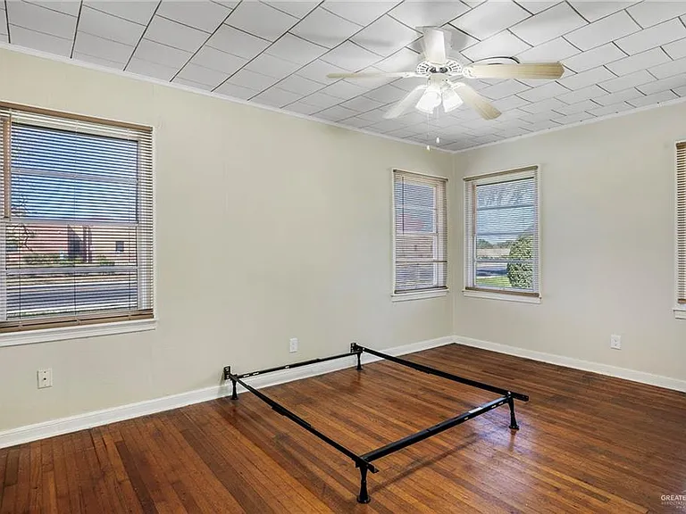 518 E Kelly Ave — Photo 14