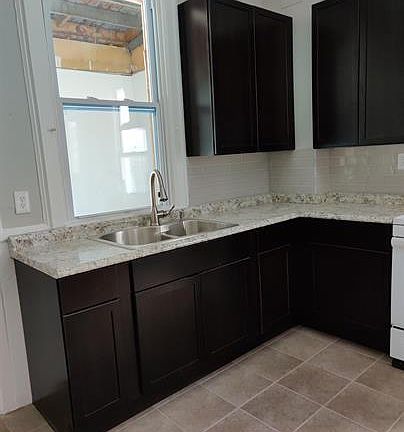 5th image of 4840 S Langley Ave #2