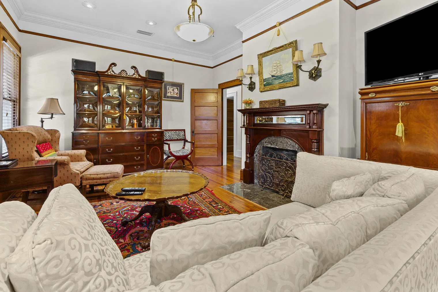 2 bed, 2.0 bath, 1076 sqft, $5,149 — Photo 2