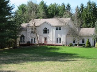 317 Old Farm Rd, Glen Gardner, NJ 08826