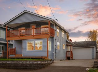 909 N 32nd St, Renton, WA 98056