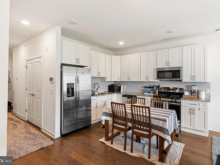 1841 N 6th St #8 — Photo 3
