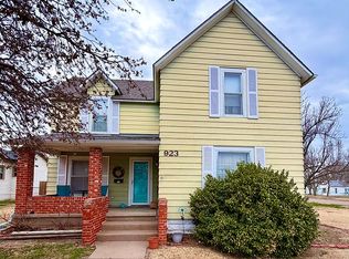 923 State St, Larned, KS 67550
