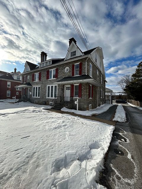 1st image of 363 E Lancaster Ave