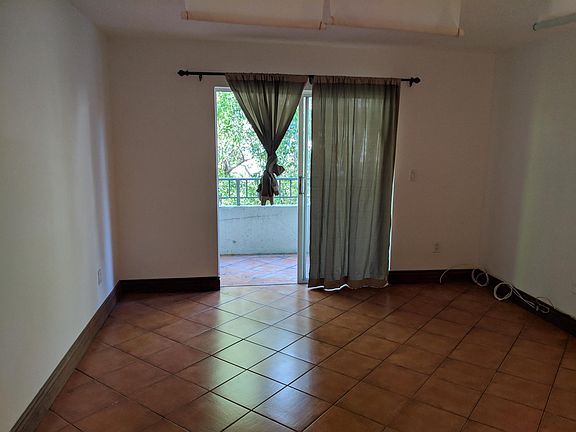 2nd image of 1620 Lenox Ave #309