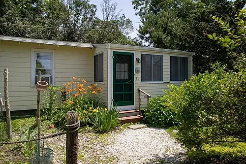 33 Warren Ave Photo 1