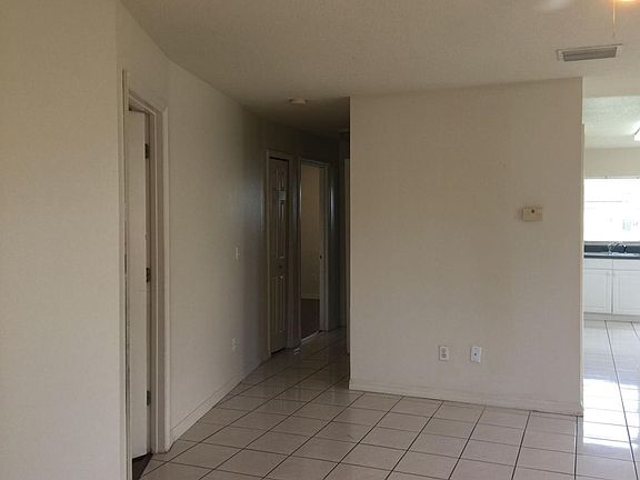 3rd image of 326 Sherborne Ln