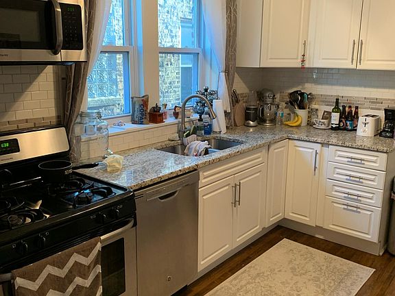 5th image of 6445 N Claremont Ave APT 3