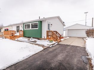 509 Dennis Dr, Marshalltown, IA 50158