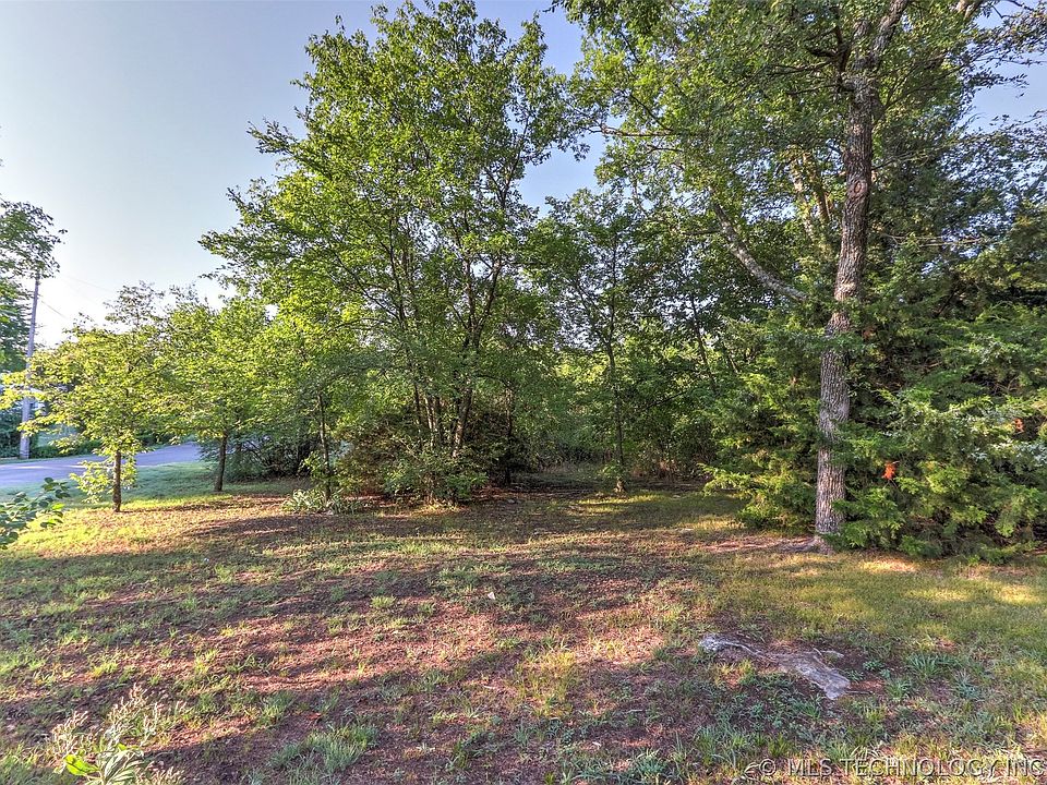 1st image of Lakeside Dr N