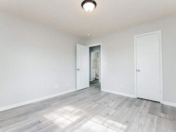 2nd image of 520 Keen St