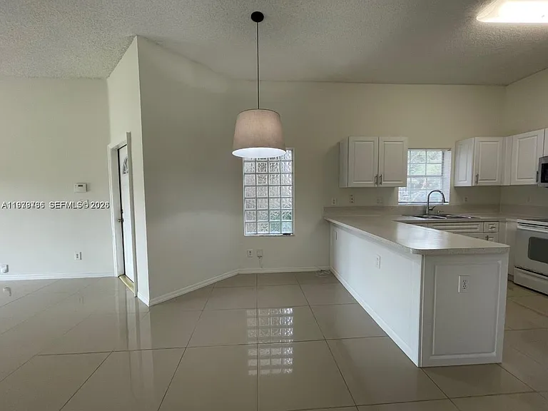 16309 Emerald Cove Rd #16309 — Photo 10