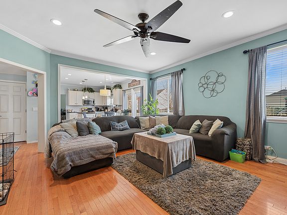 4th image of 2108 Waterbury Dr