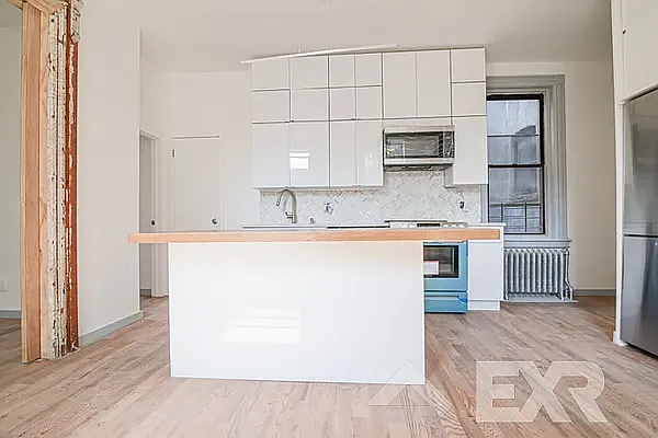 Rented by EXR | media 17