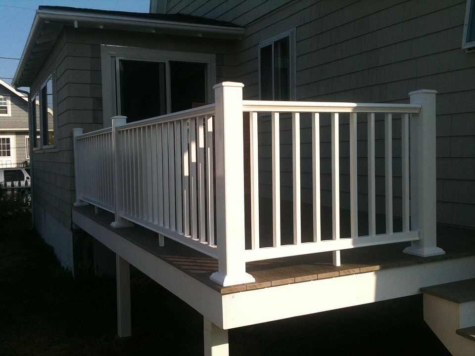 Lower deck