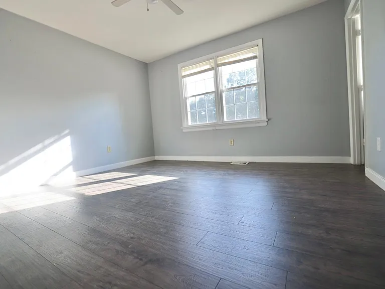 2105 Lauderdale Dr — Photo 8