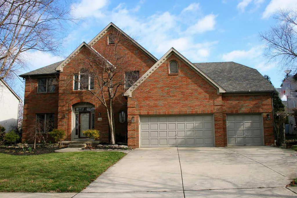 1148 Lake Point Dr photo 1