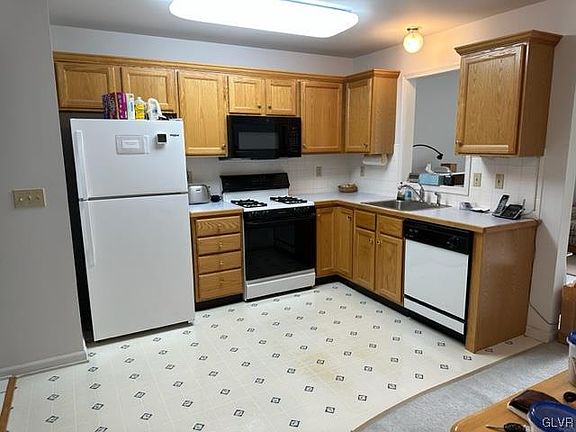 4th image of 18 Brandywine Ct