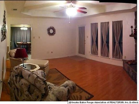 2nd image of 40282 Sycamore Ave