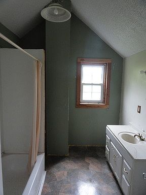 5th image of 2935 1/2 N Capitol Ave