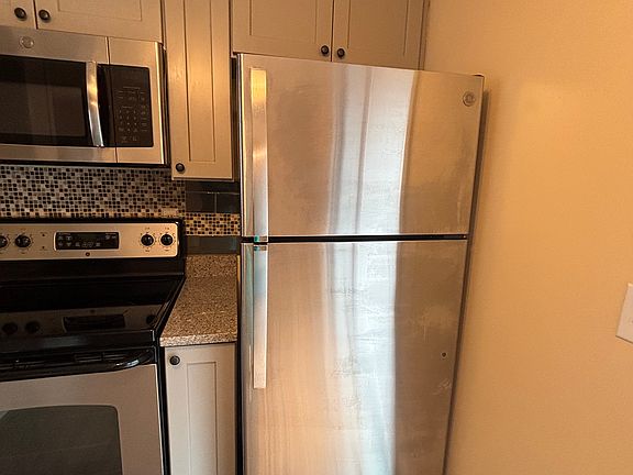 5th image of 779 Ficus Dr