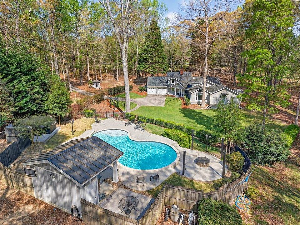 1st image of 627 Rock Springs Rd