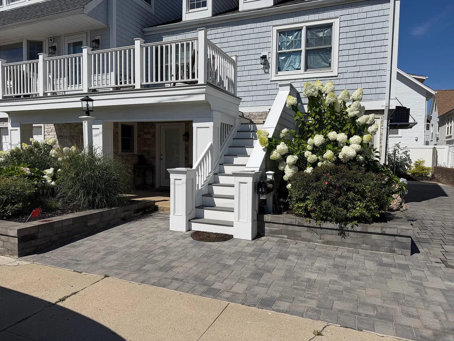2 bed, 1.5 bath, 850 sqft, $3,900 — Photo 2