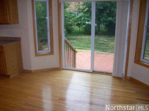 5th image of 23597 Flora Ct NW