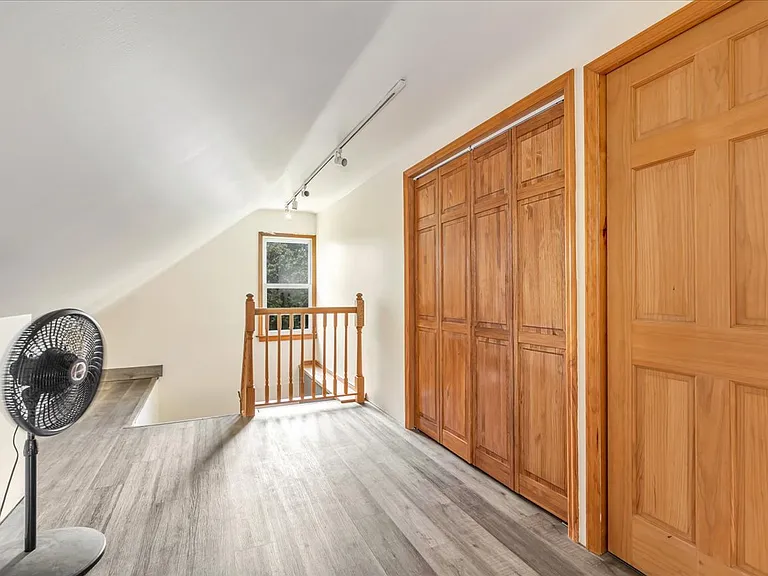59 Burnside Ave #2 — Photo 16