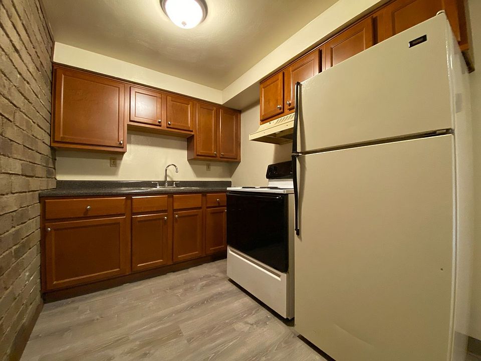 1st image of 409 Kellywood Mnr #0