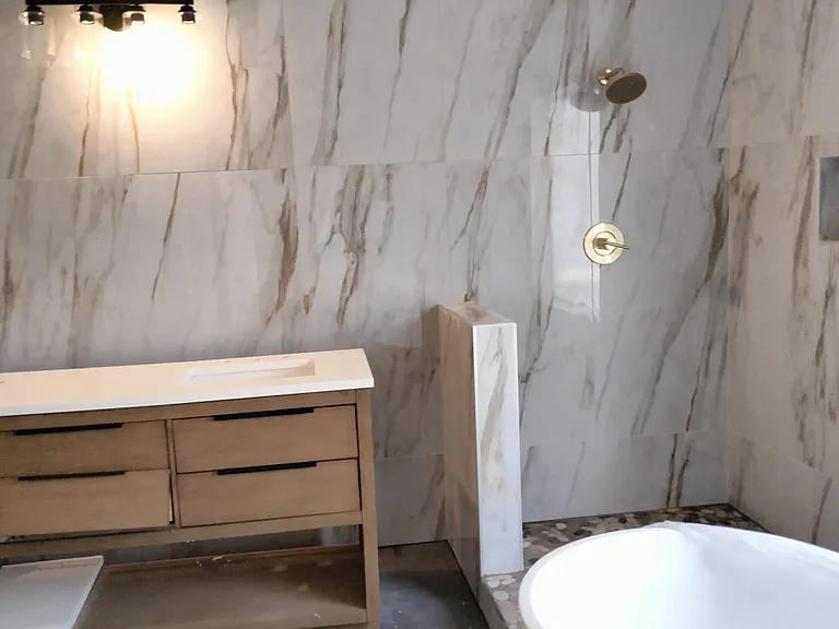 2633 Applegate Ave — Photo 3