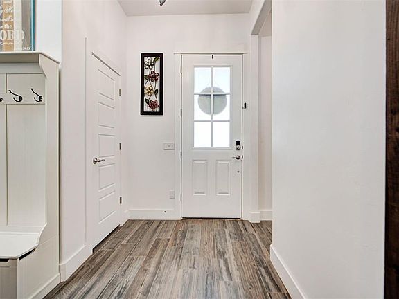 4th image of 9324 SW 40th St