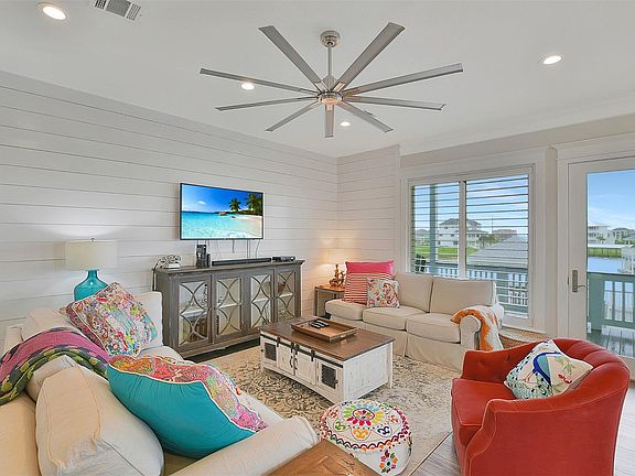 4th image of 20727 E Sunset Bay Dr