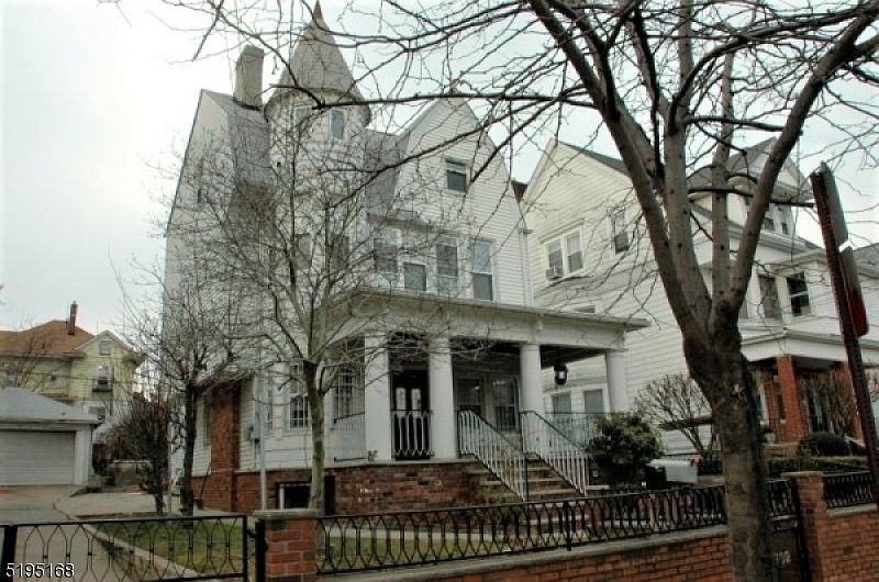 1st image of 700 Clifton