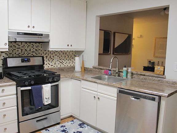 Open Contemporary Kitchen