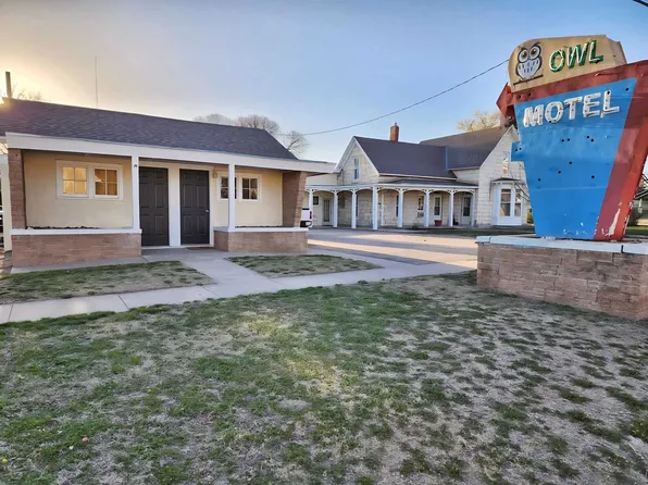 521 N 1st St, Stockton, KS 67669