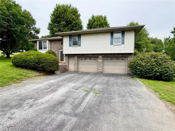 5 SE Hilltop Terrace Rd, Saint Joseph, MO 64507