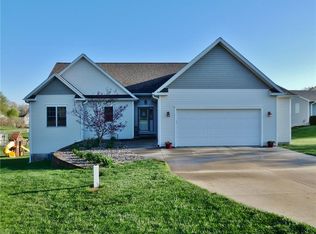 113 Delft Dr, Pella, IA 50219