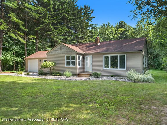 3rd image of 1526 River Terrace Dr